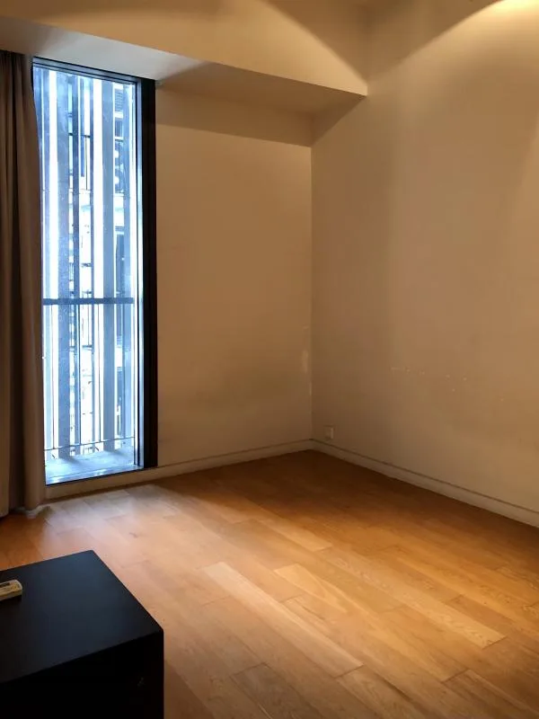 Property photos for The Met