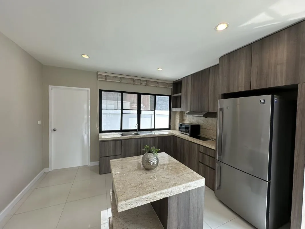 Property photos for Bless Town Sukhumvit 50