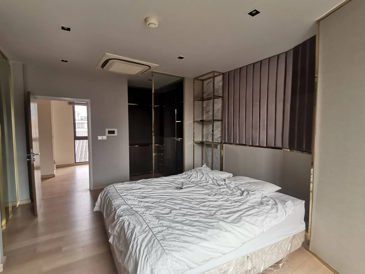 Property photos for Arna Ekamai