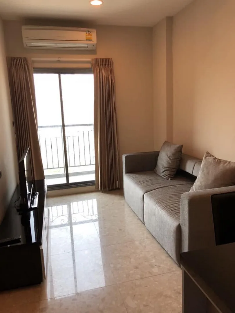 Property photos for The Crest Sukhumvit 34