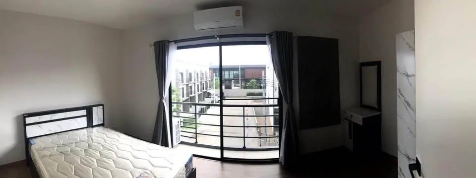 Property photos for Baan Klang Muang Srinakarin-onnut