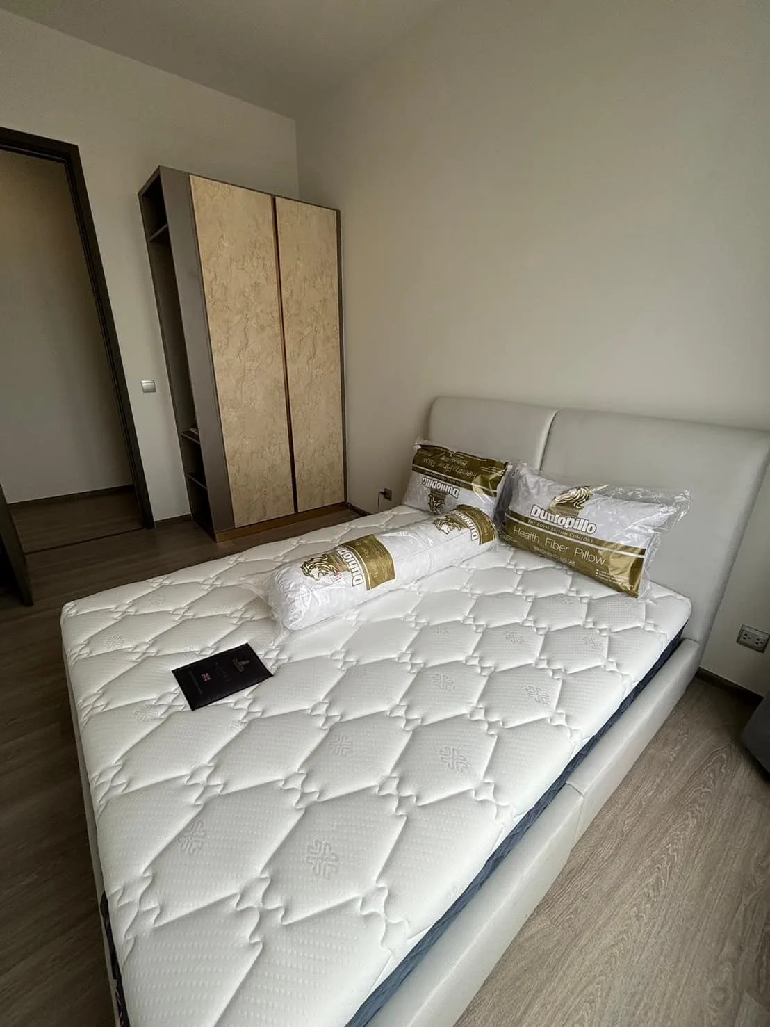 Property photos for Rhythm Charoenkrung Pavillion