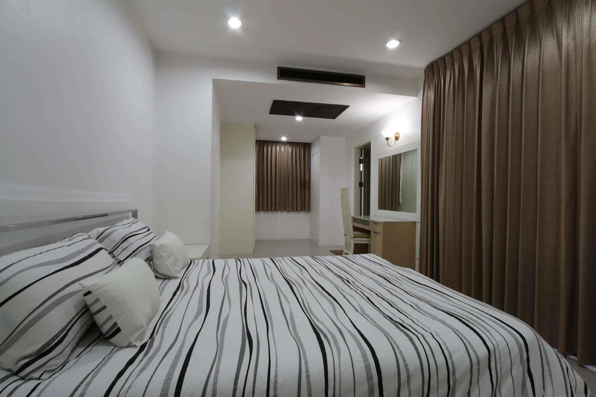 Property photos for Las Colinas