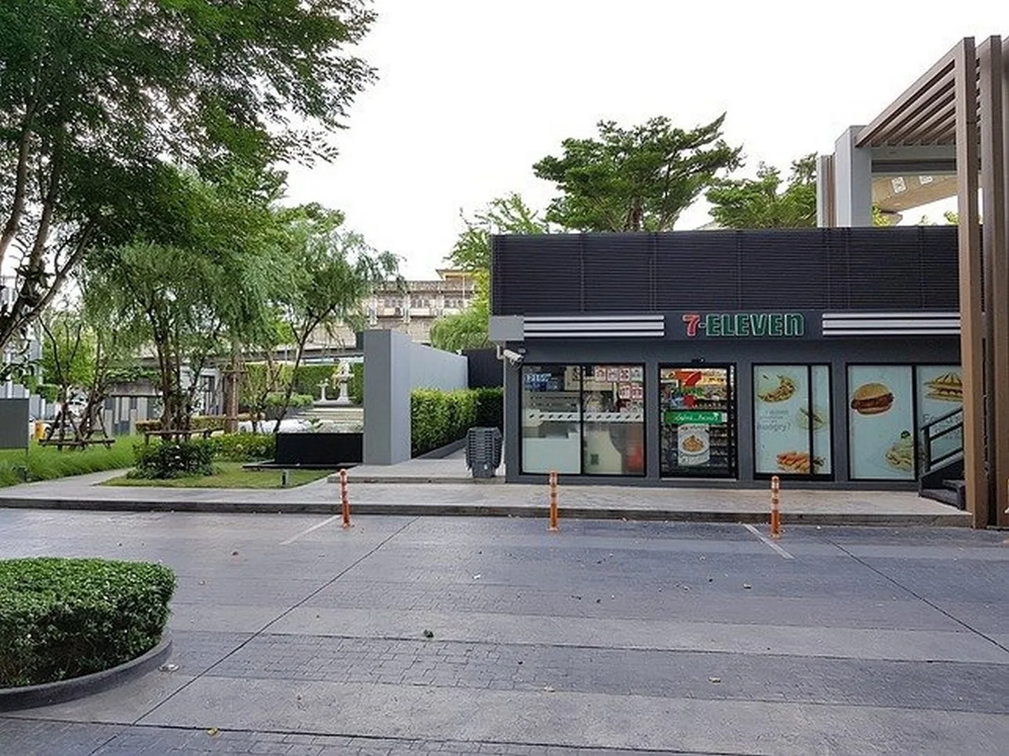 Property photos for The Base Rama 9 - Ramkhamhaeng