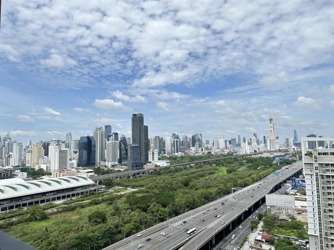 Property photos for Life Asoke Hype