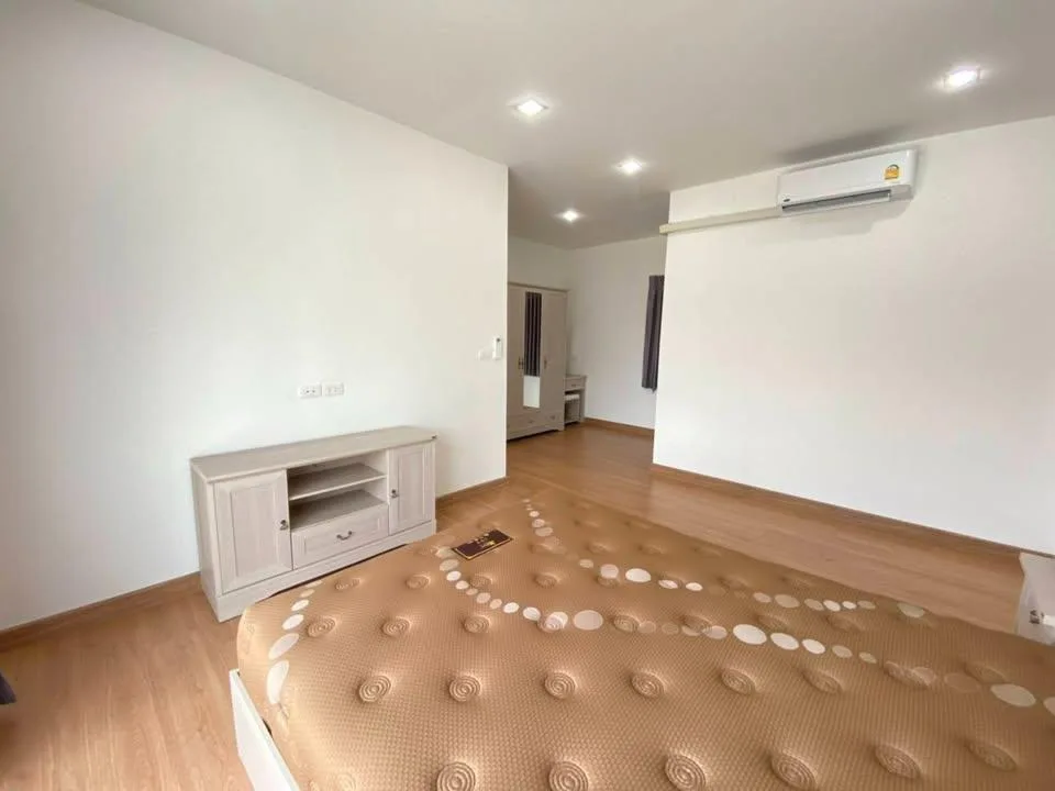 Property photos for Golden Neo Sathorn
