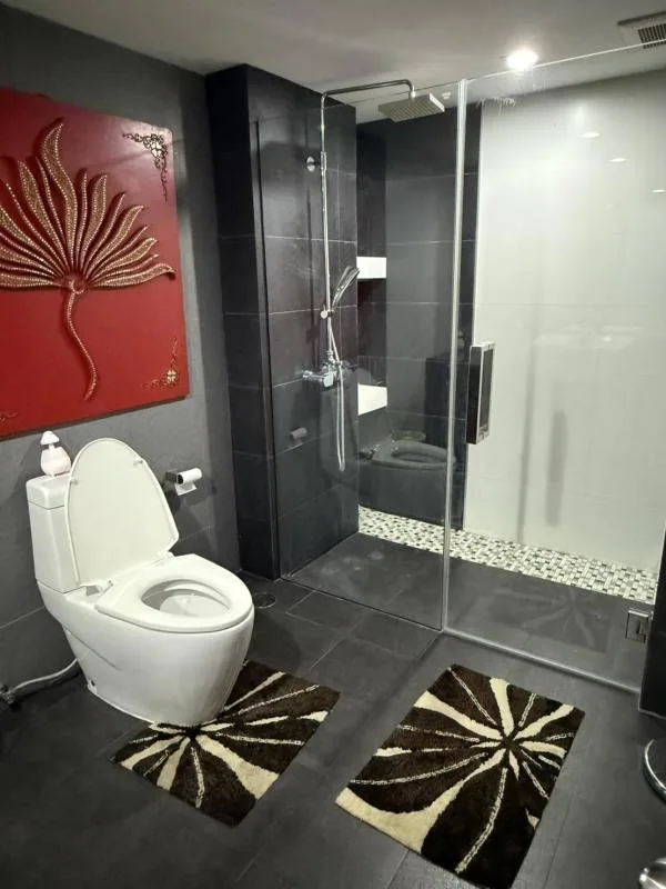 Property photos for State Tower
