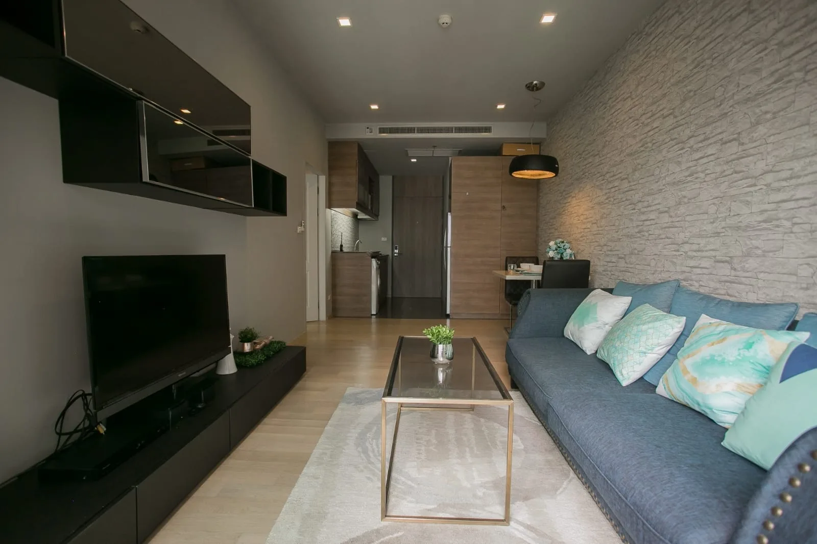 Property photos for Noble Refine