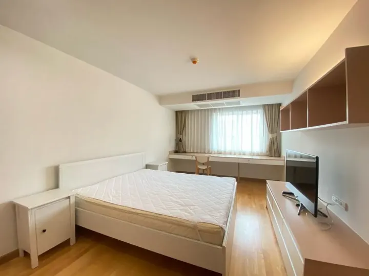Property photos for Residence 52