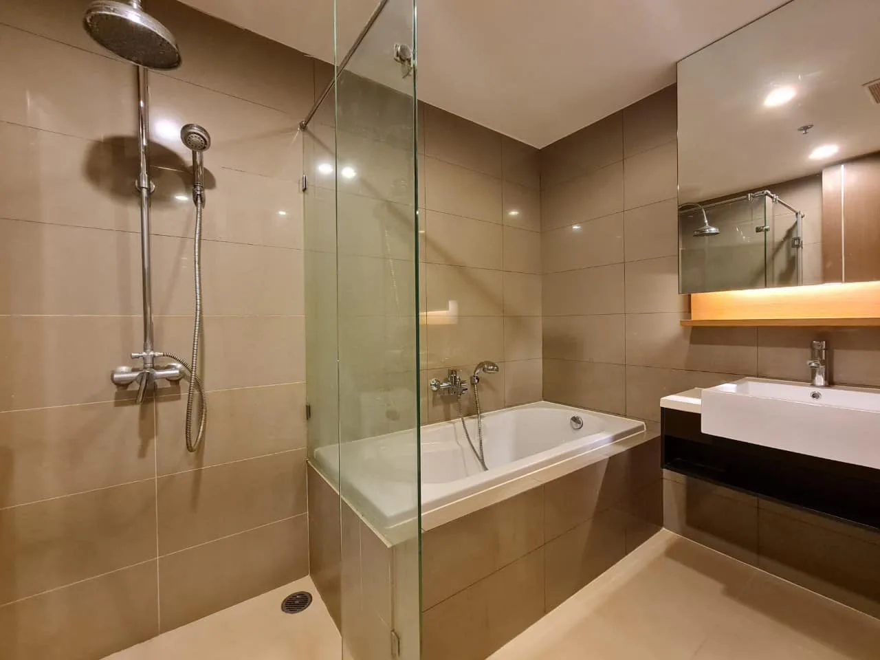 Property photos for 15 Sukhumvit Residences
