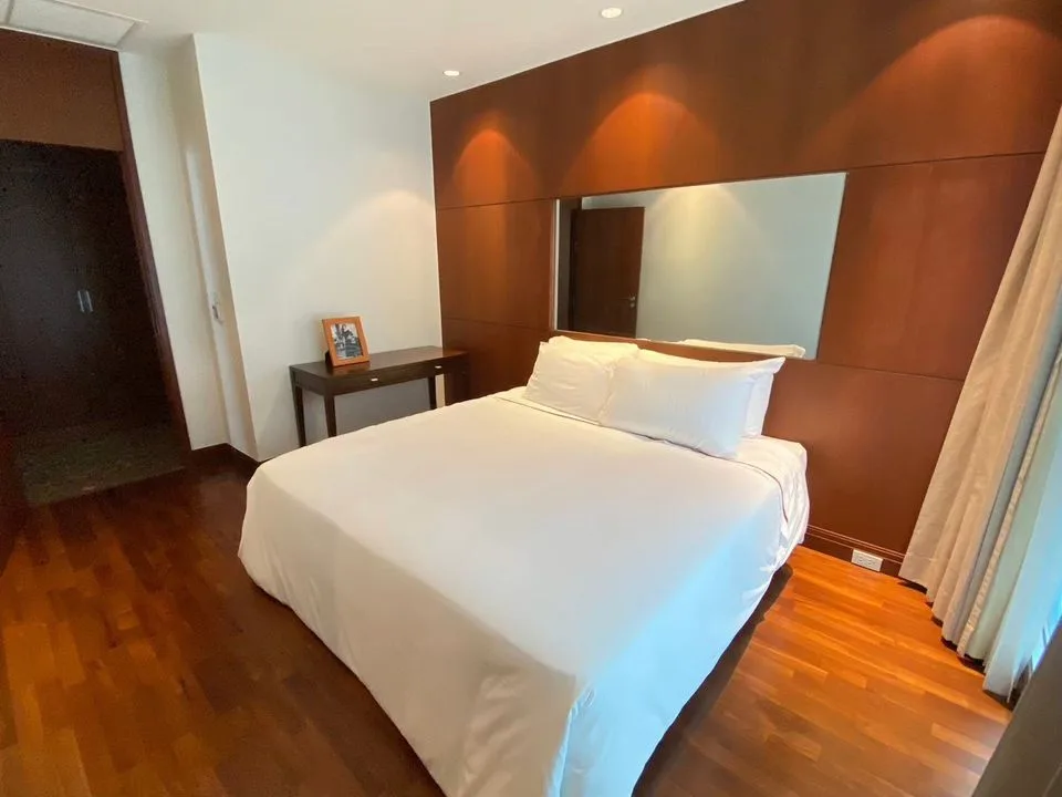 Property photos for Royal Residence Park