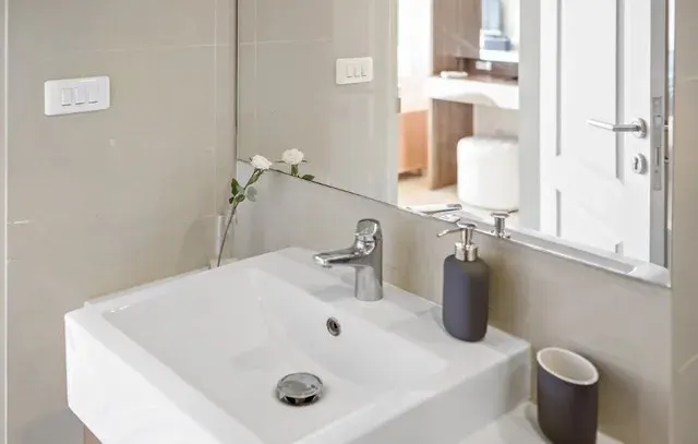 Property photos for Noble Refine