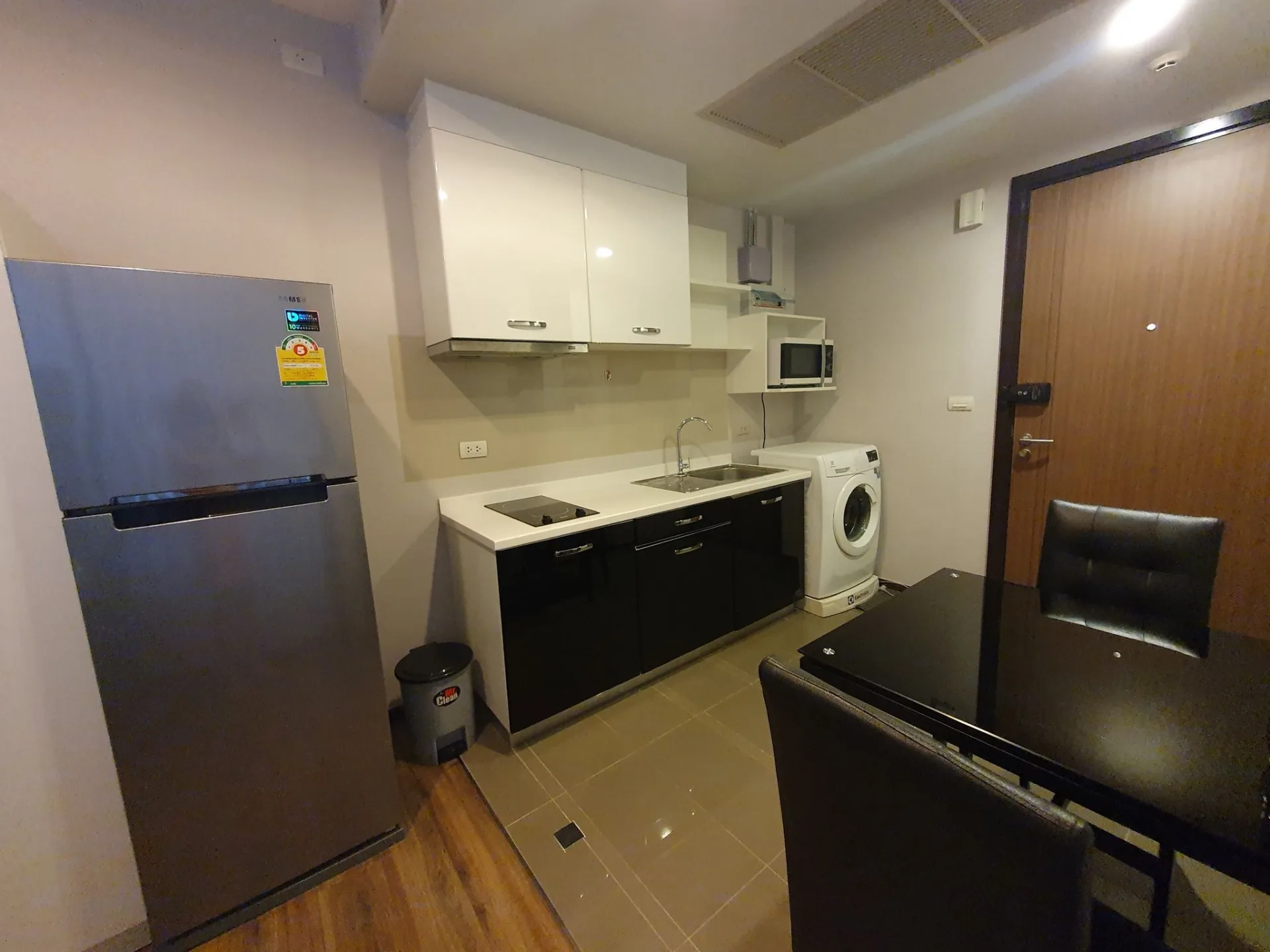 Property photos for Onyx Phaholyothin