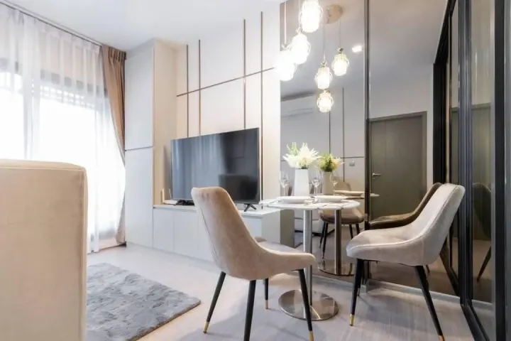 Property photos for Life Asoke Hype