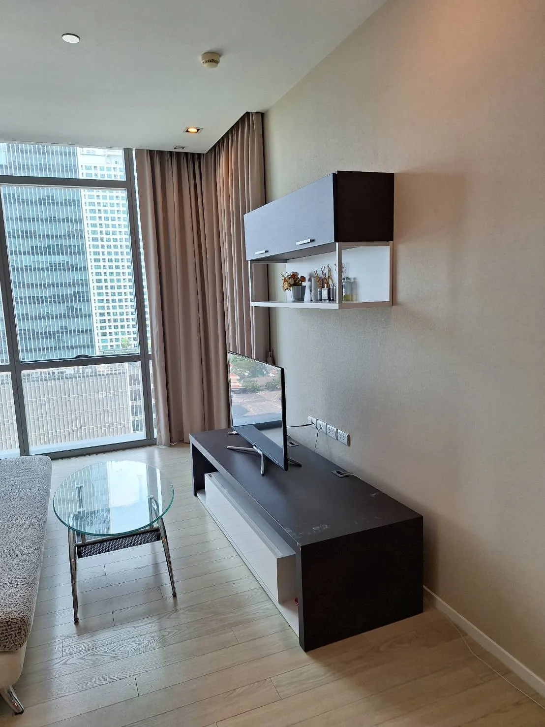 Property photos for The Room Sukhumvit 21