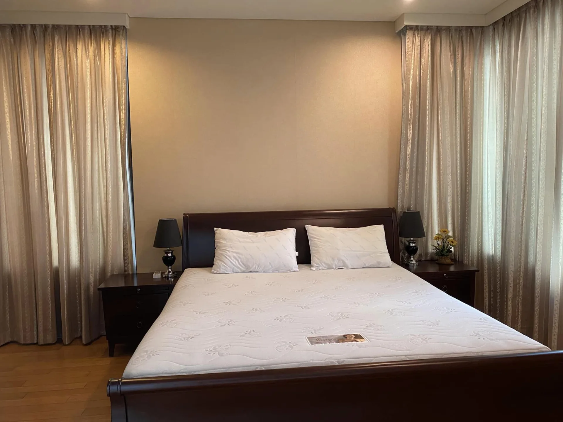 Property photos for Aguston Sukhumvit 22