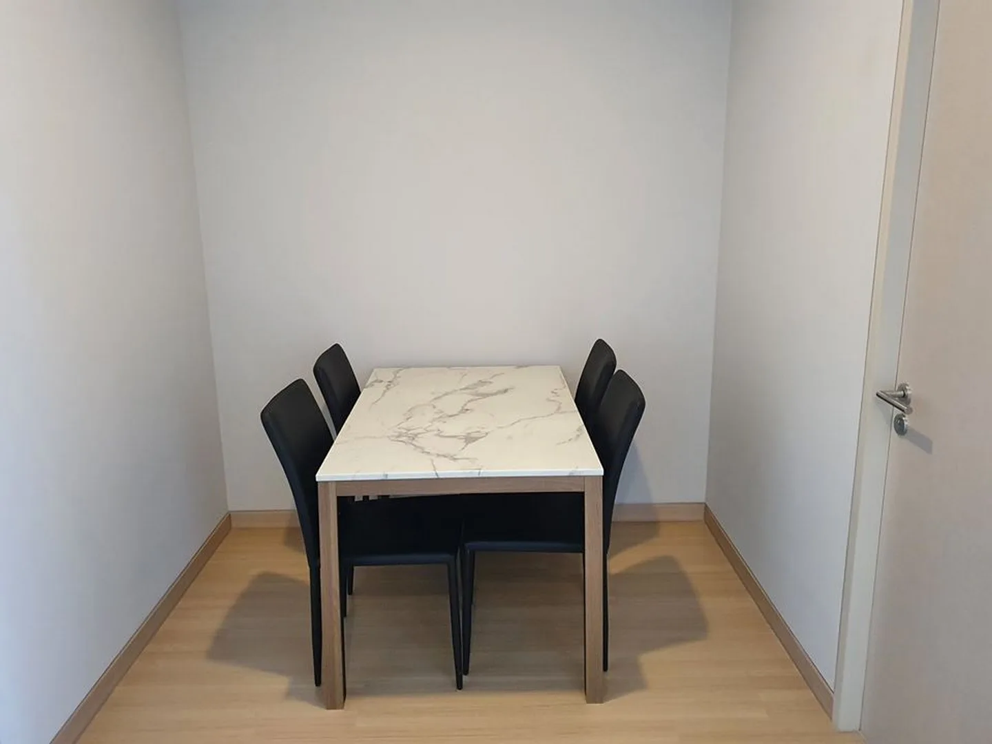 Property photos for Lumpini Suite Phetchaburi - Makkasan