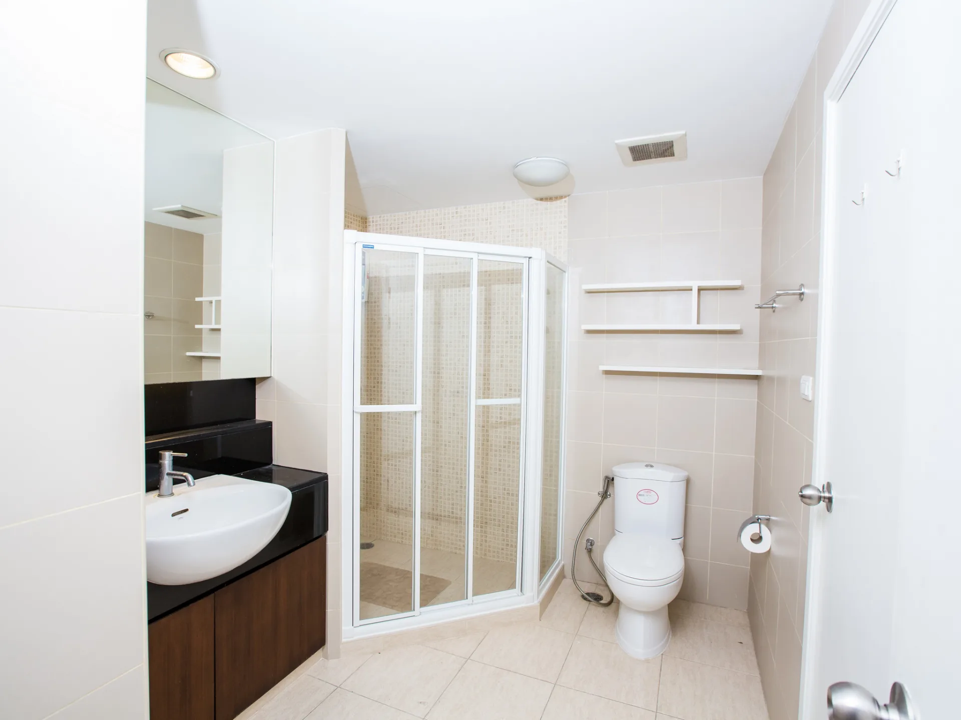 Property photos for Centric Scene Phaholyothin 9