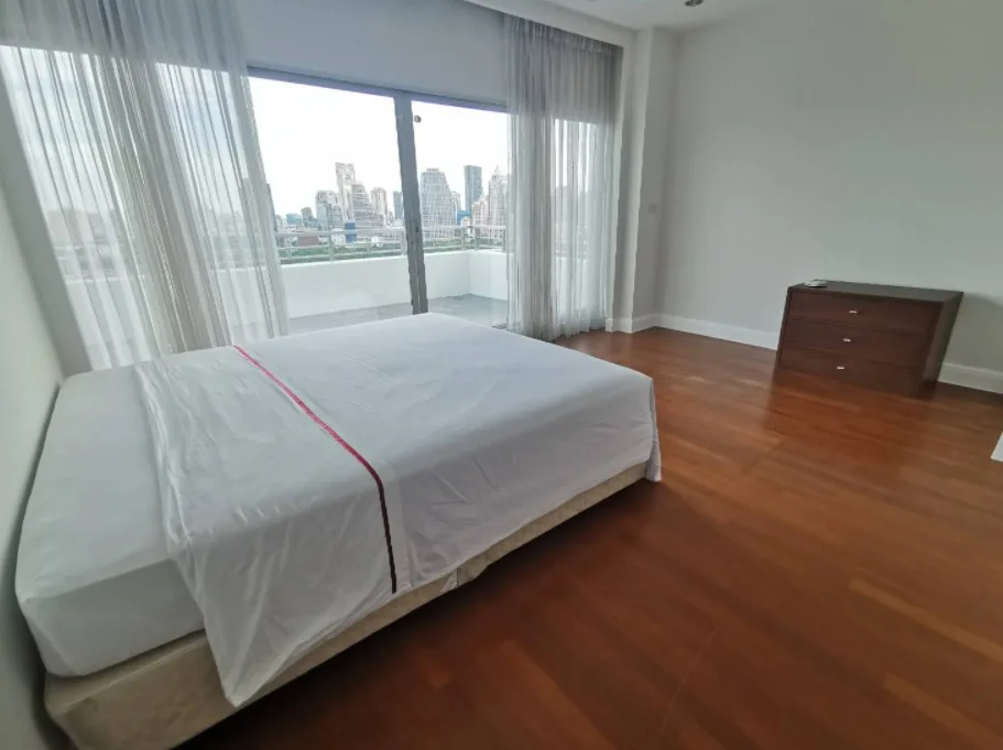 Property photos for Royal Residence Park