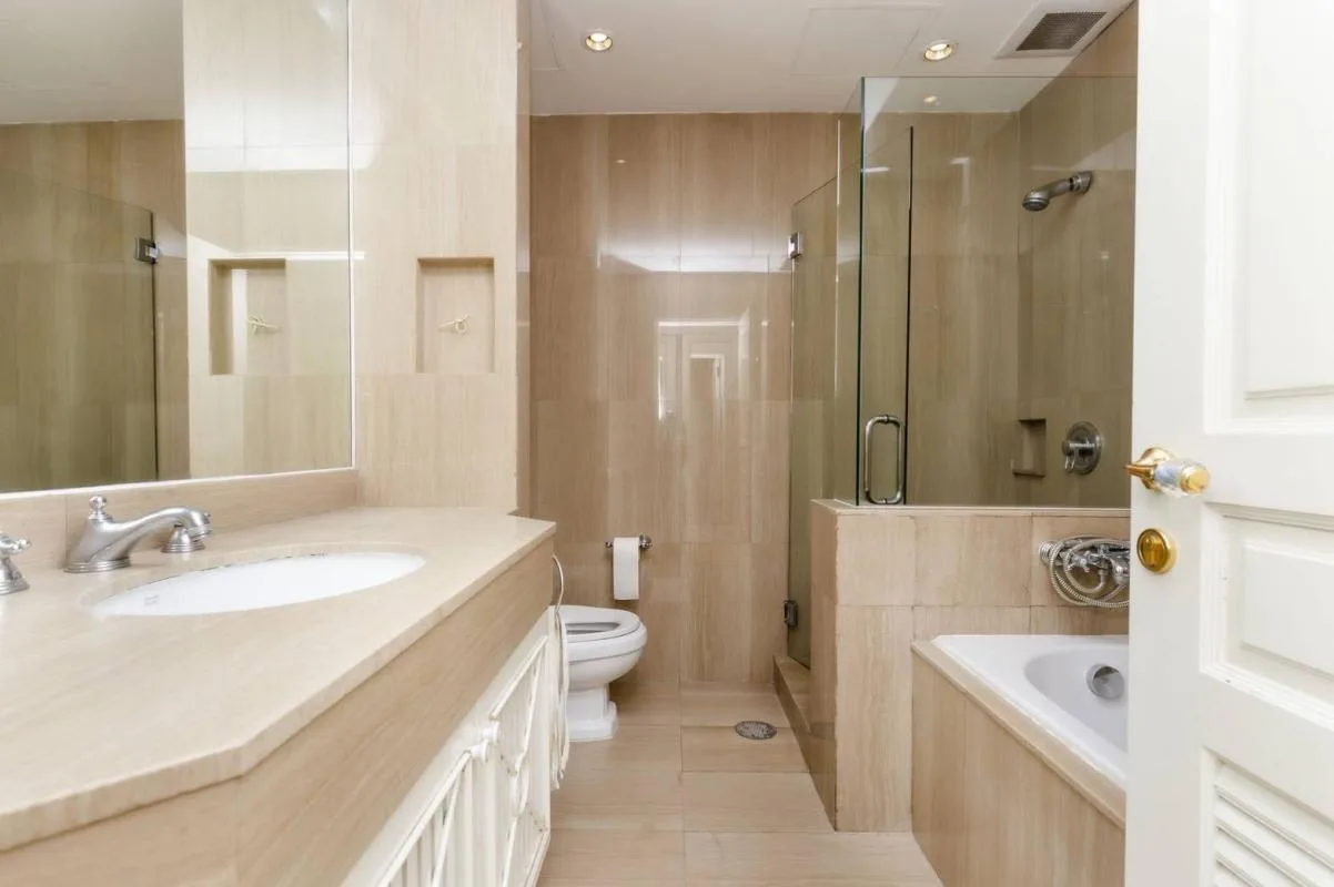 Property photos for Langsuan Ville