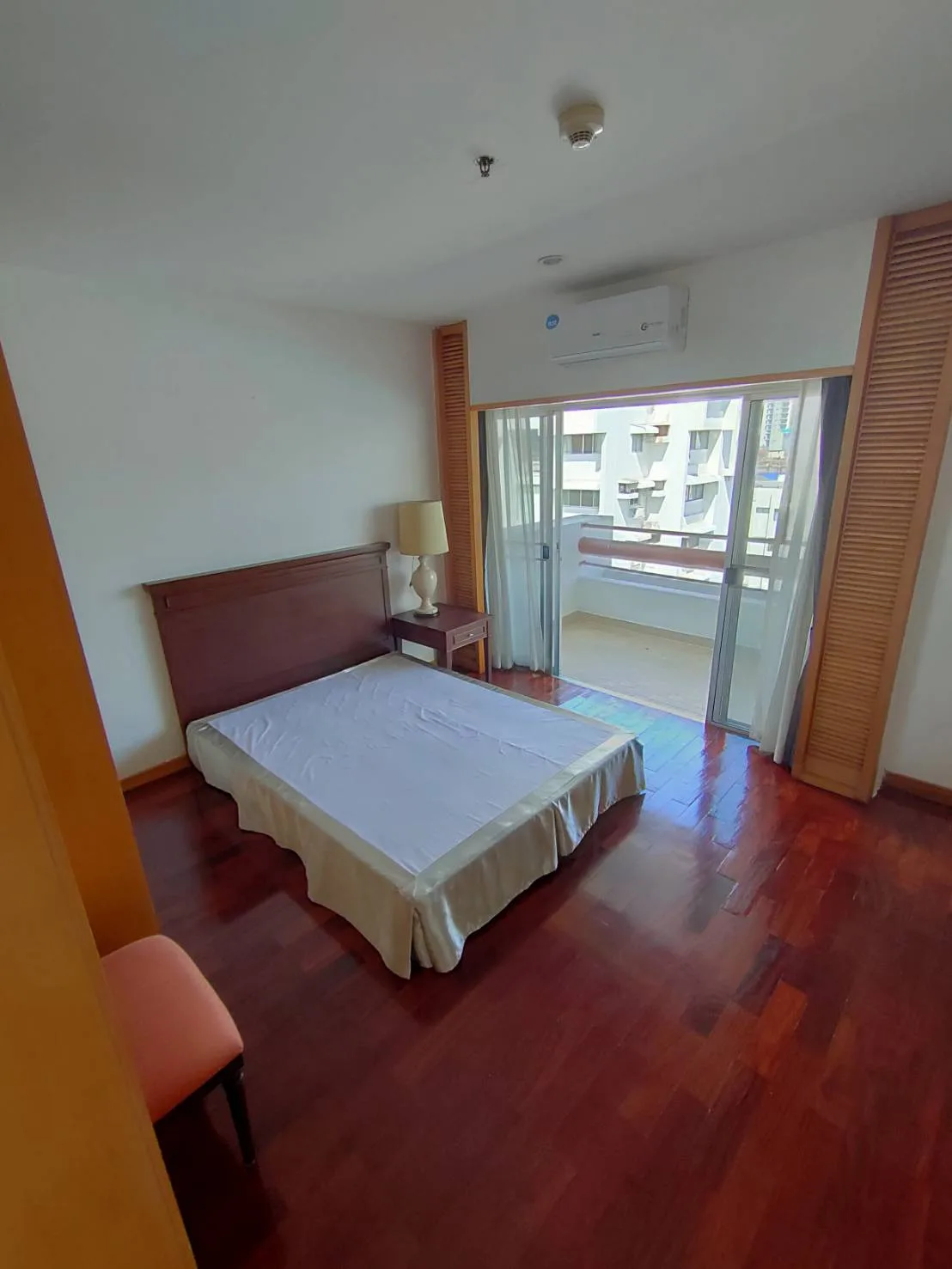 Property photos for Esmeralda Apartments