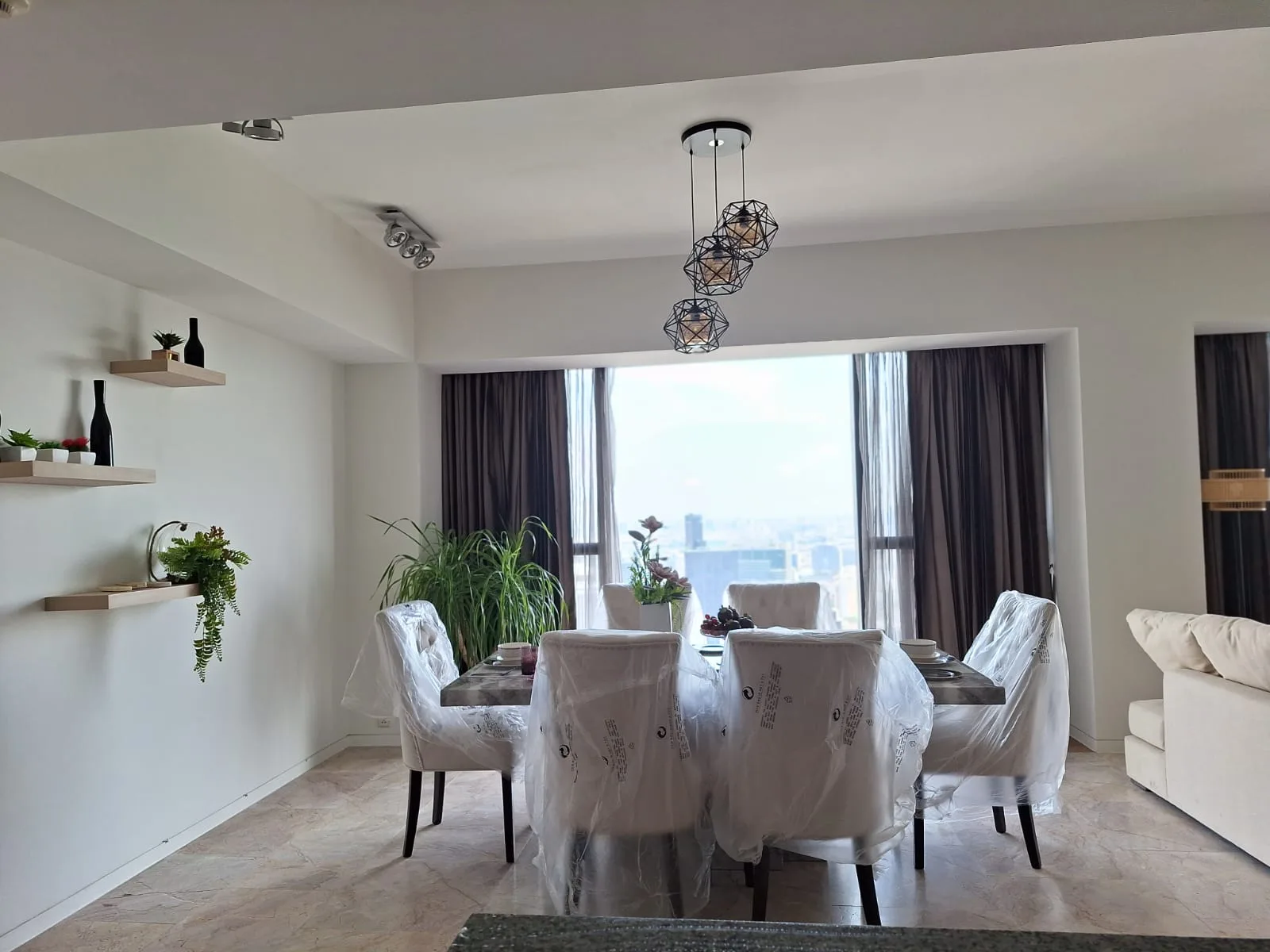 Property photos for The Met