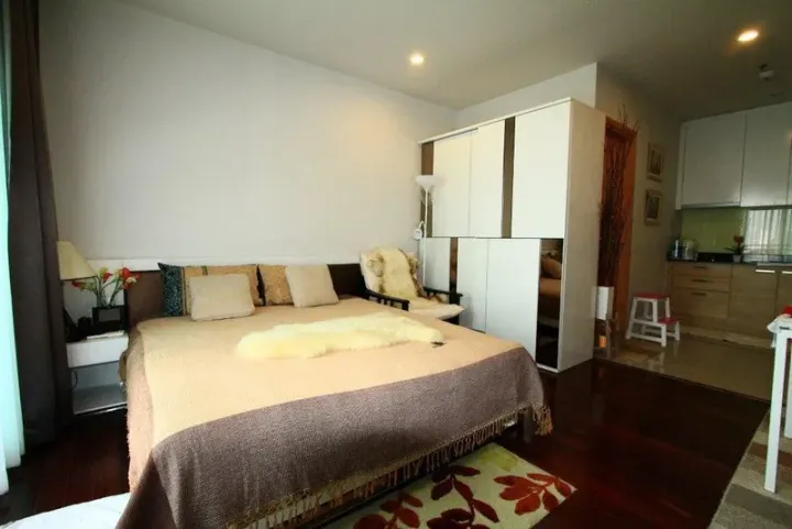 Property photos for Circle Condominium