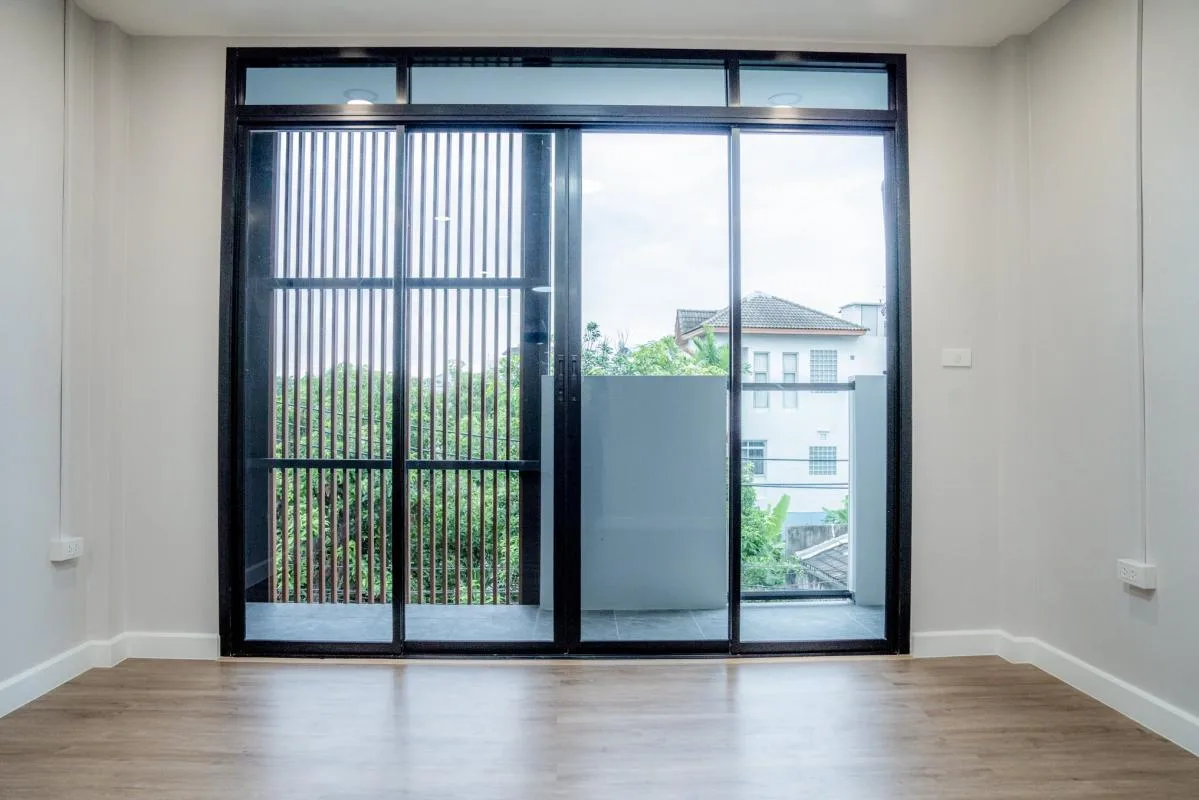 Property photos for Townhouse Soi Chaiyaphruek