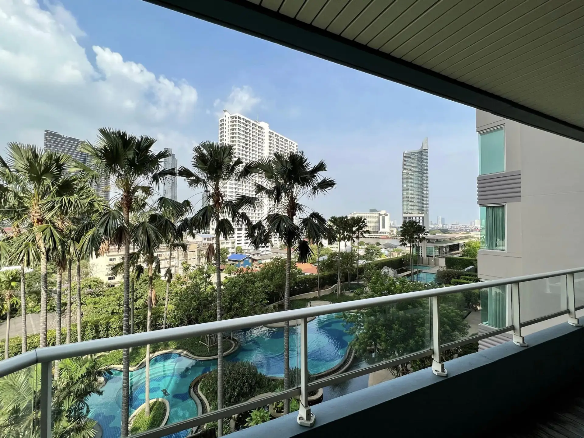 Property photos for Watermark Chaophraya