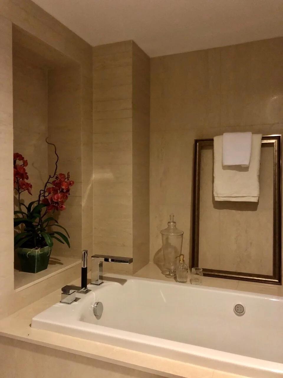 Property photos for The Hudson Sathorn 7