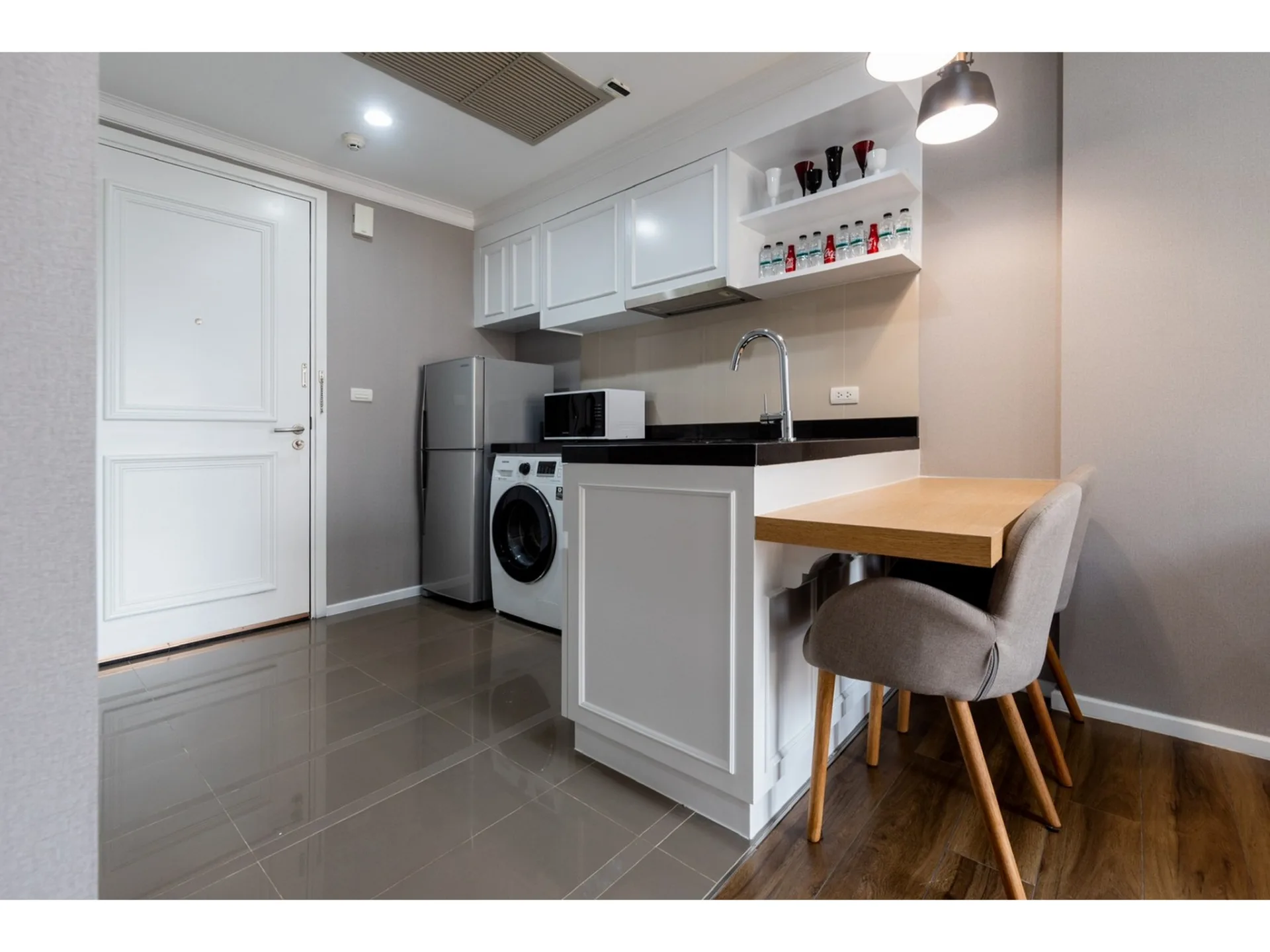 Property photos for Onyx Phaholyothin