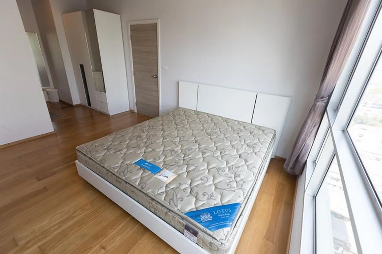 Property photos for Hive Taksin