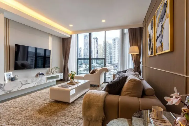 Property photos for Siamese Exclusive Queens