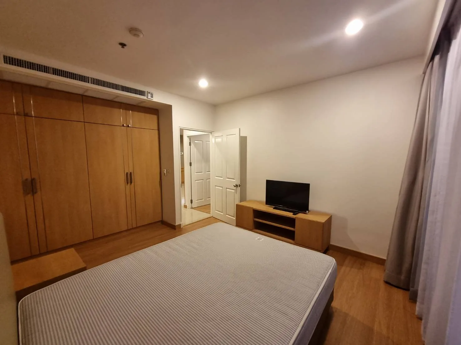 Property photos for Charoenjai Place