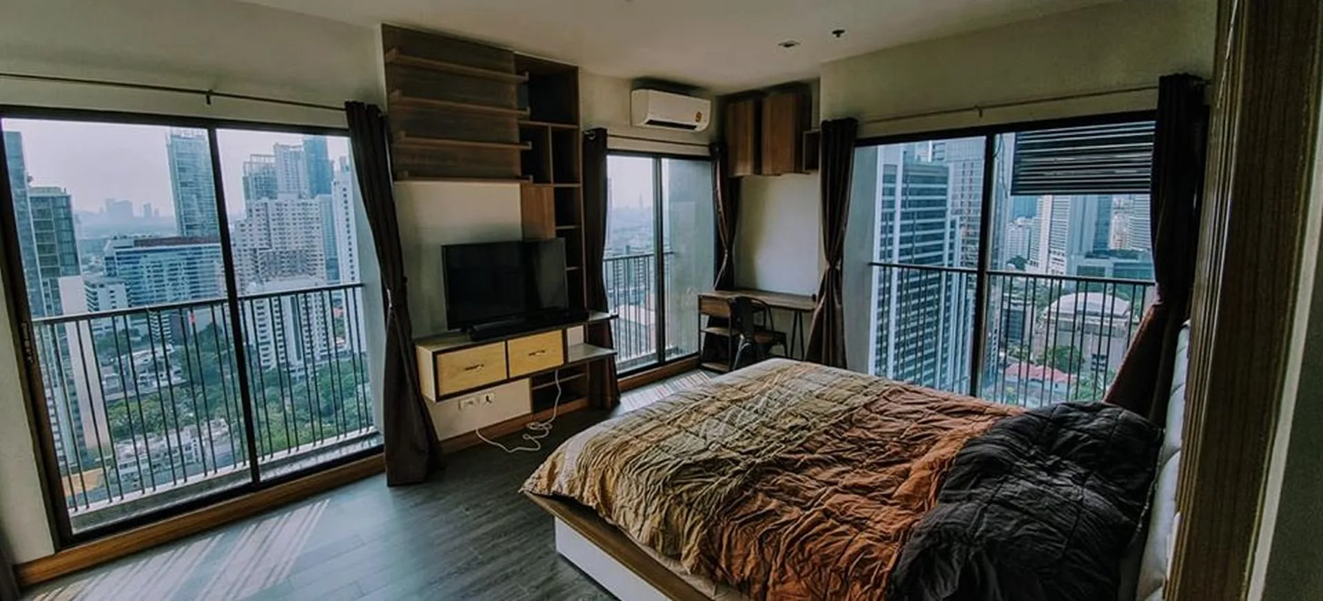 Property photos for Noble Refine