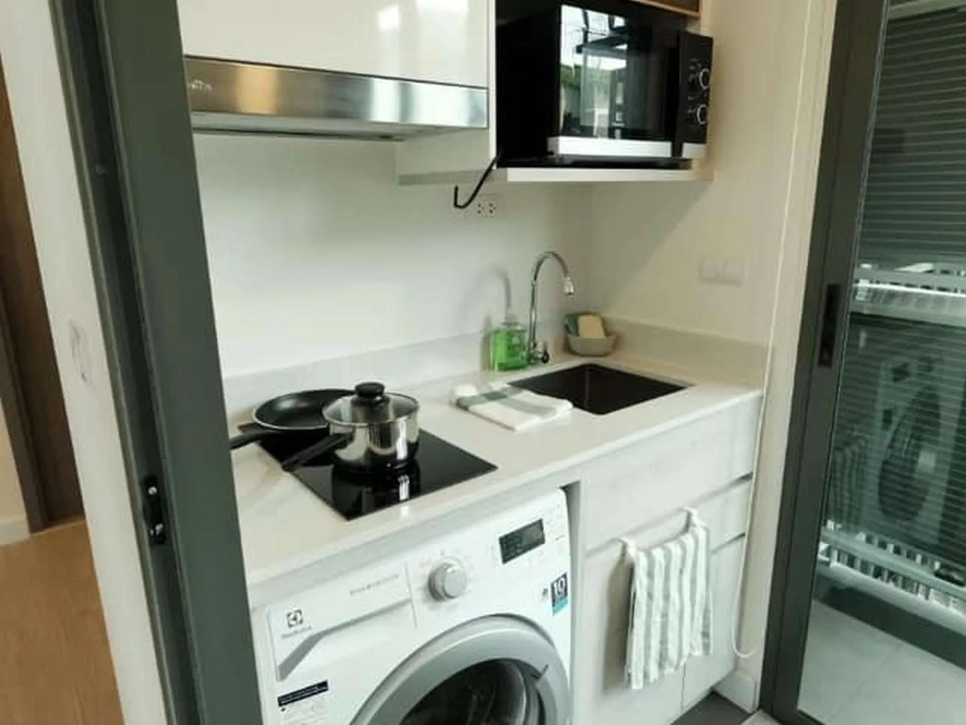 Property photos for Metroluxe Rose Gold Phahol-Sutthisan