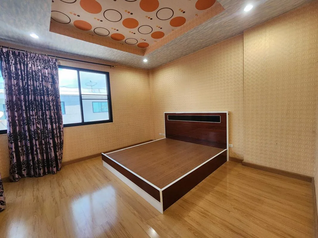 Property photos for Sarin Wiz Sukhumvit 107