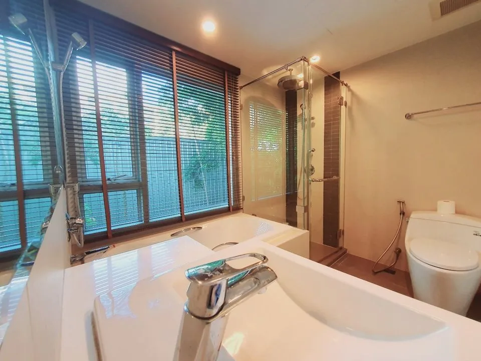 Property photos for The Crest Sukhumvit 49