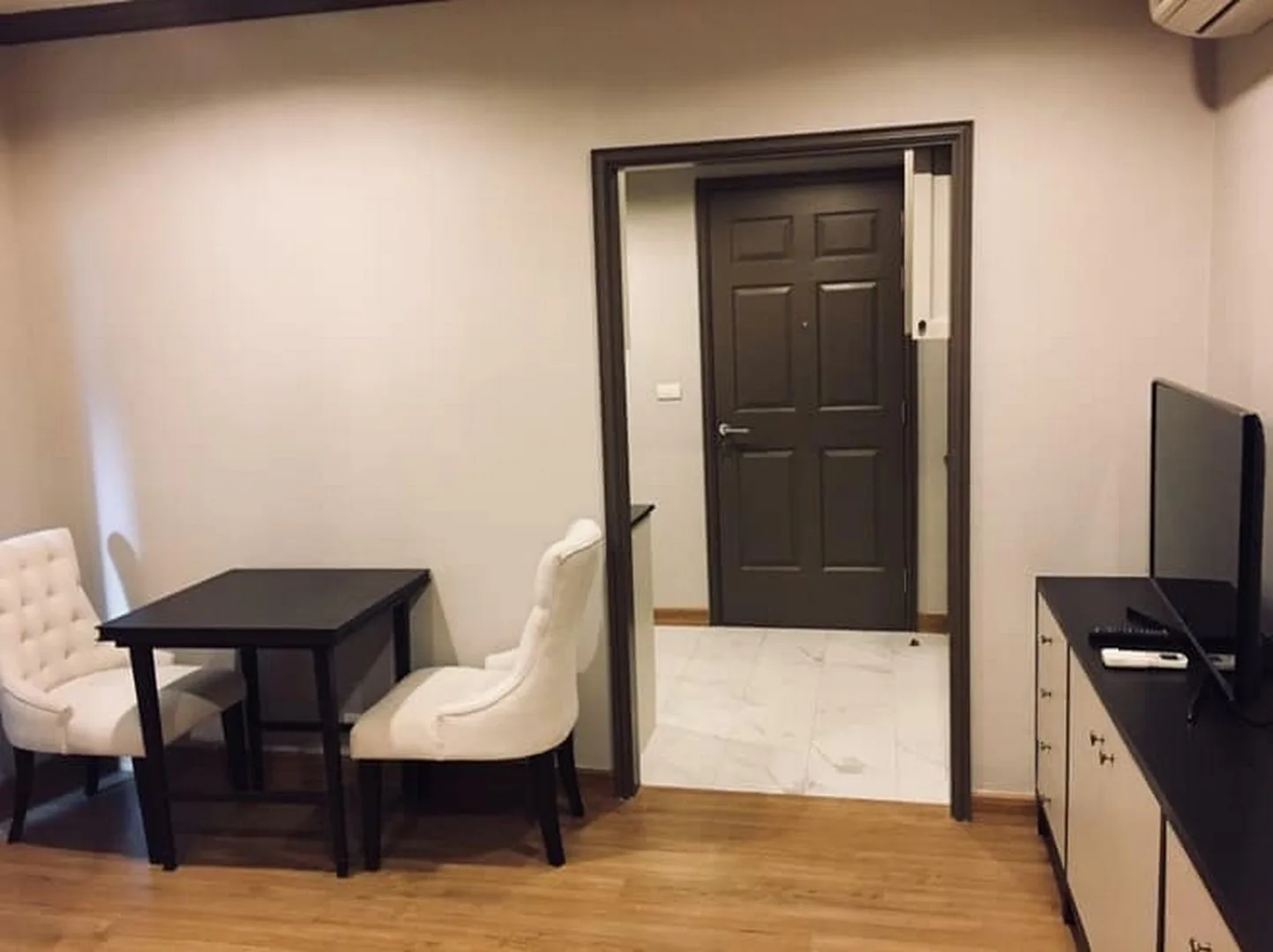Property photos for The Reserve - Kasemsan 3