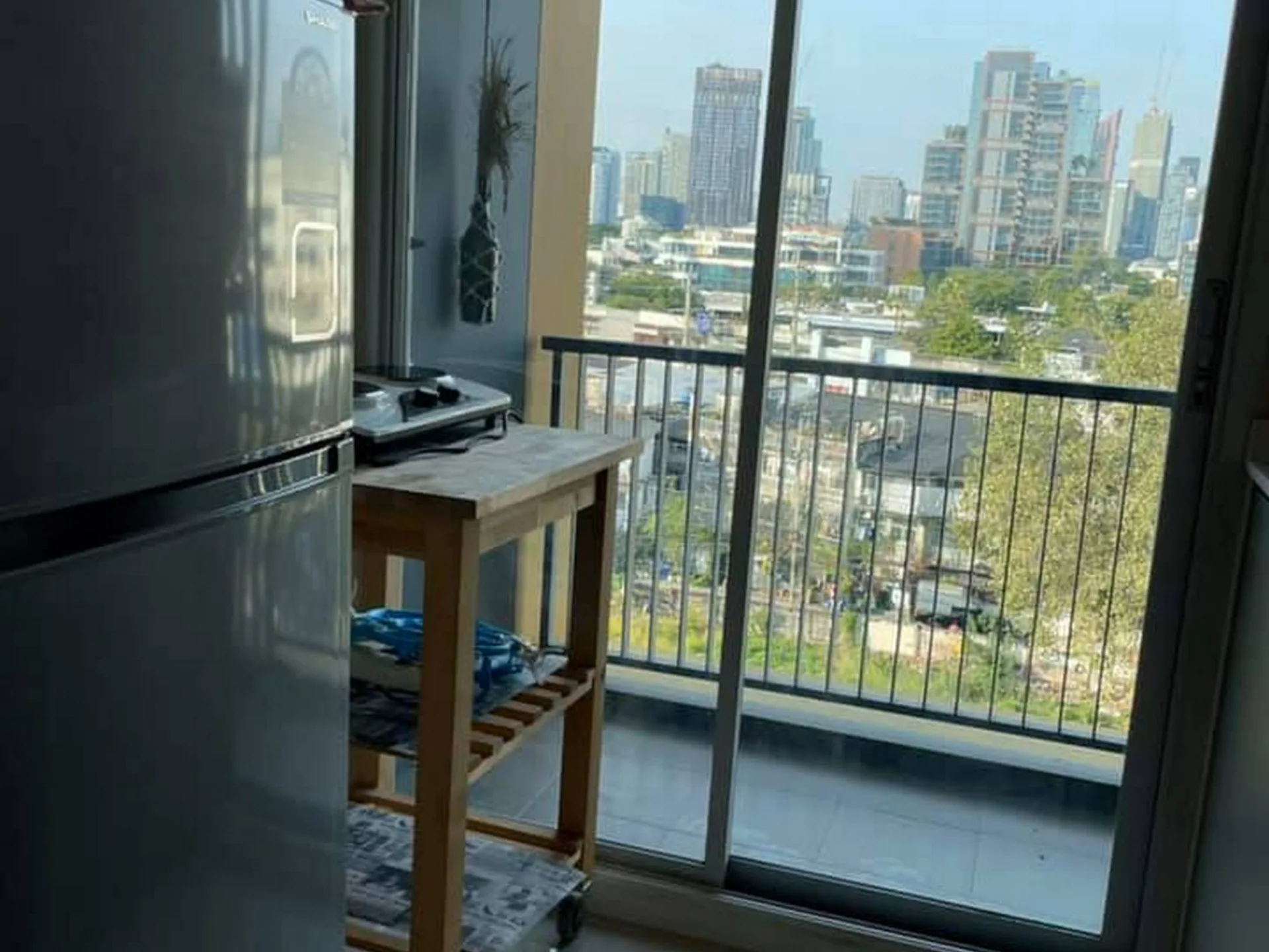 Property photos for Metro Luxe Rama 4