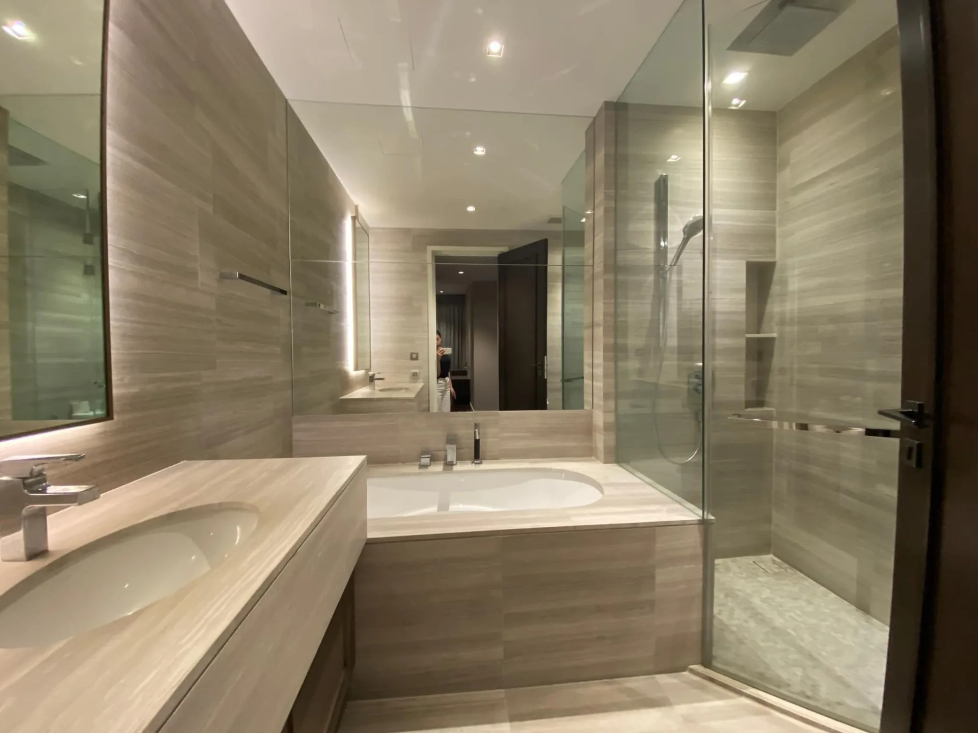 Property photos for The Diplomat 39