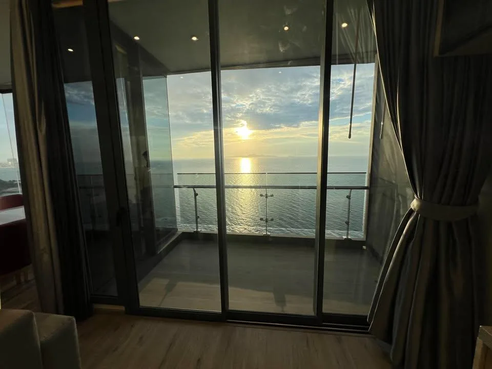 Property photos for Arom Wongamat
