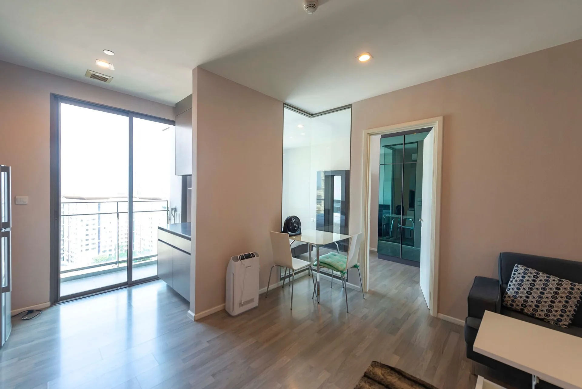 Property photos for The Room Sukhumvit 69
