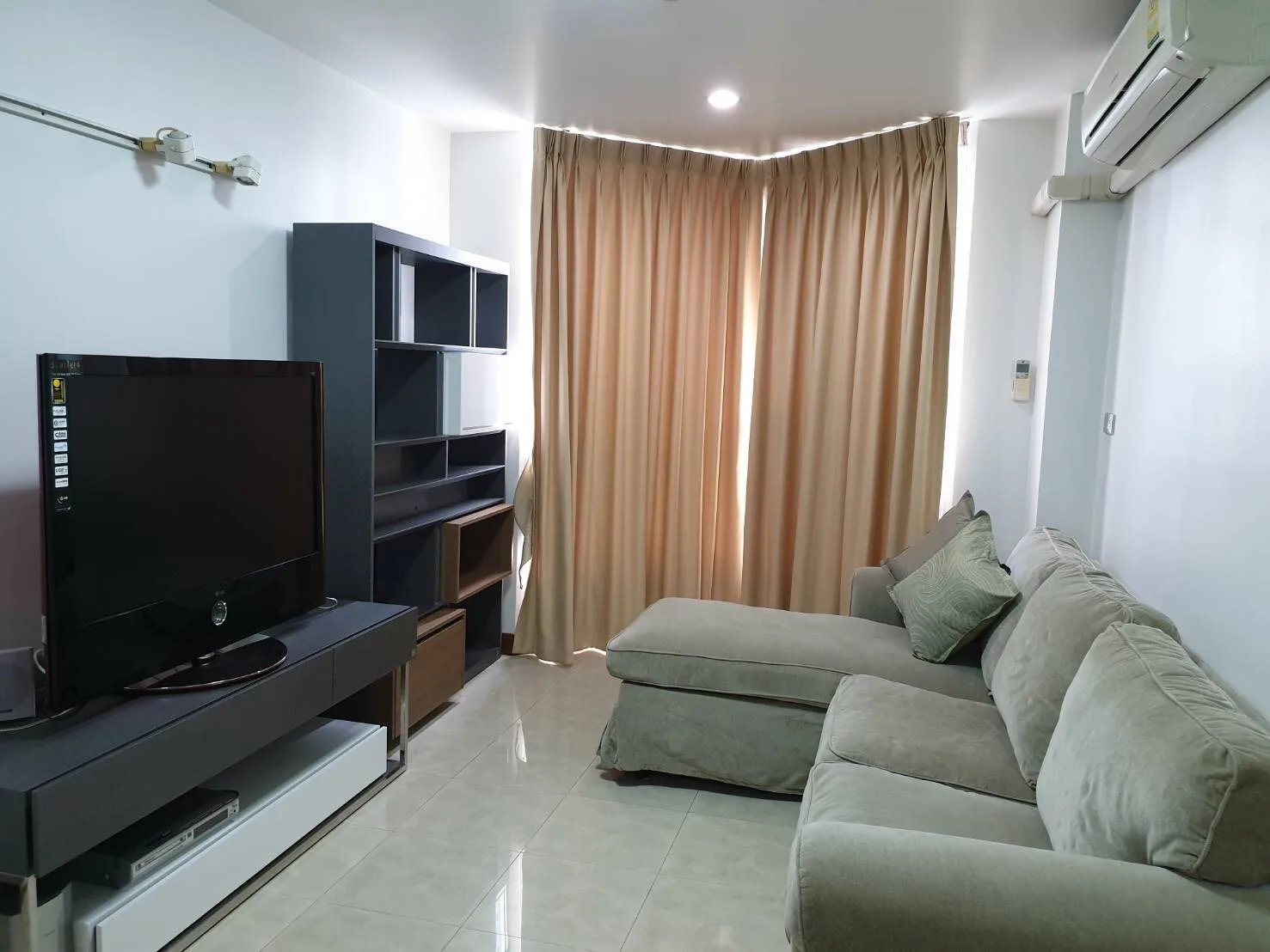 Property photos for Noble Revent