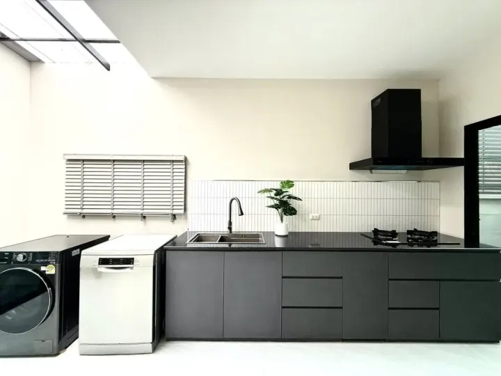 Property photos for Baan Klang Muang The Edition Bangna-Wongwaen