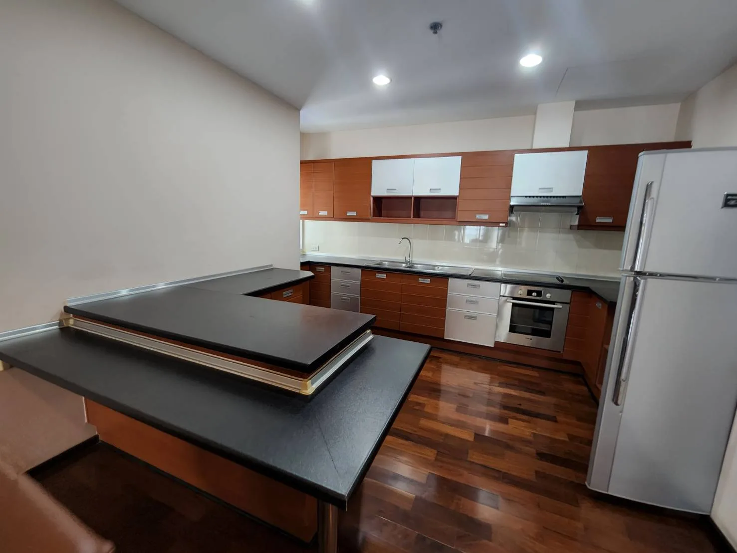 Property photos for Noble Ora