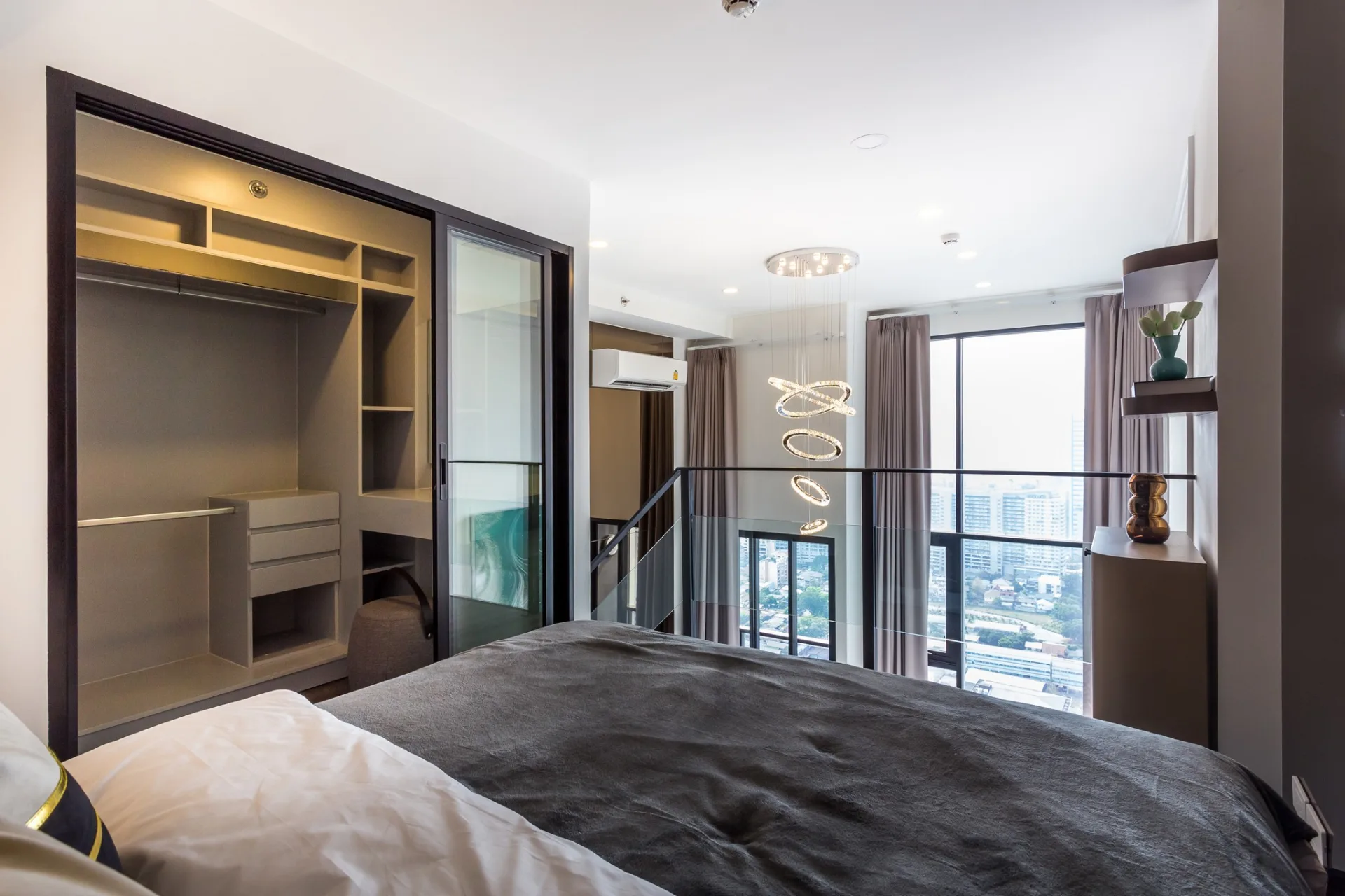 Property photos for Knightsbridge Space Ratchayothin