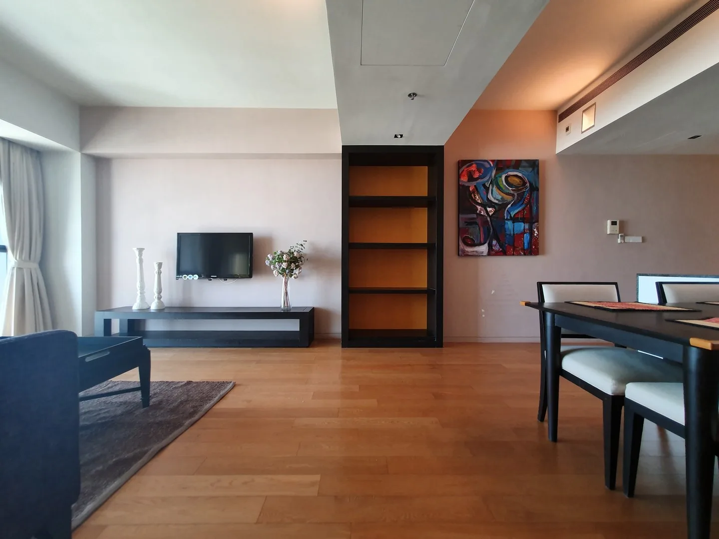 Property photos for The Met