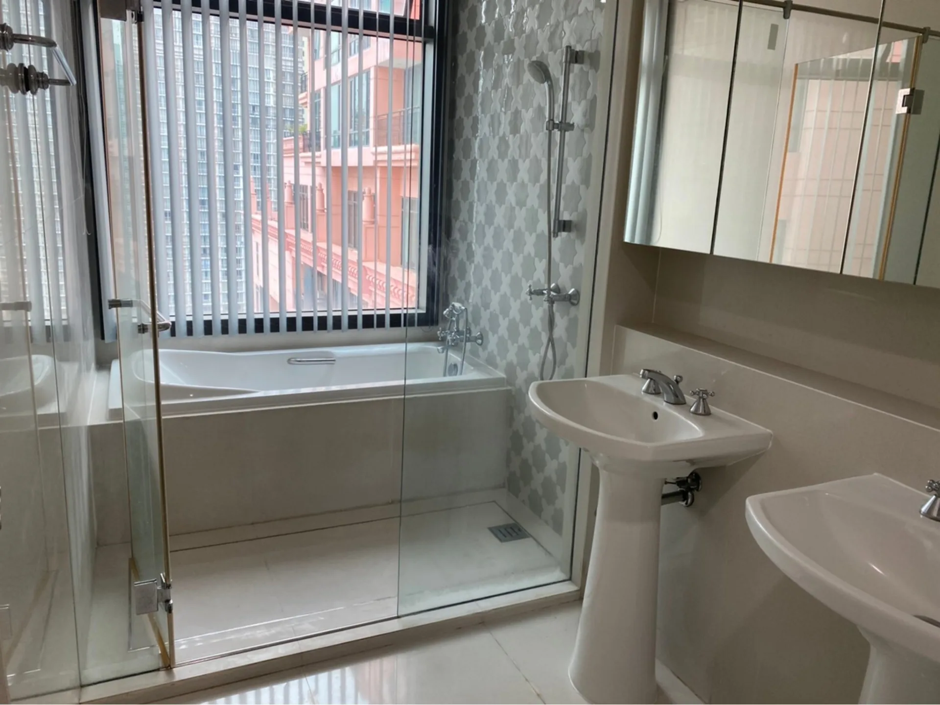 Property photos for Aguston Sukhumvit 22