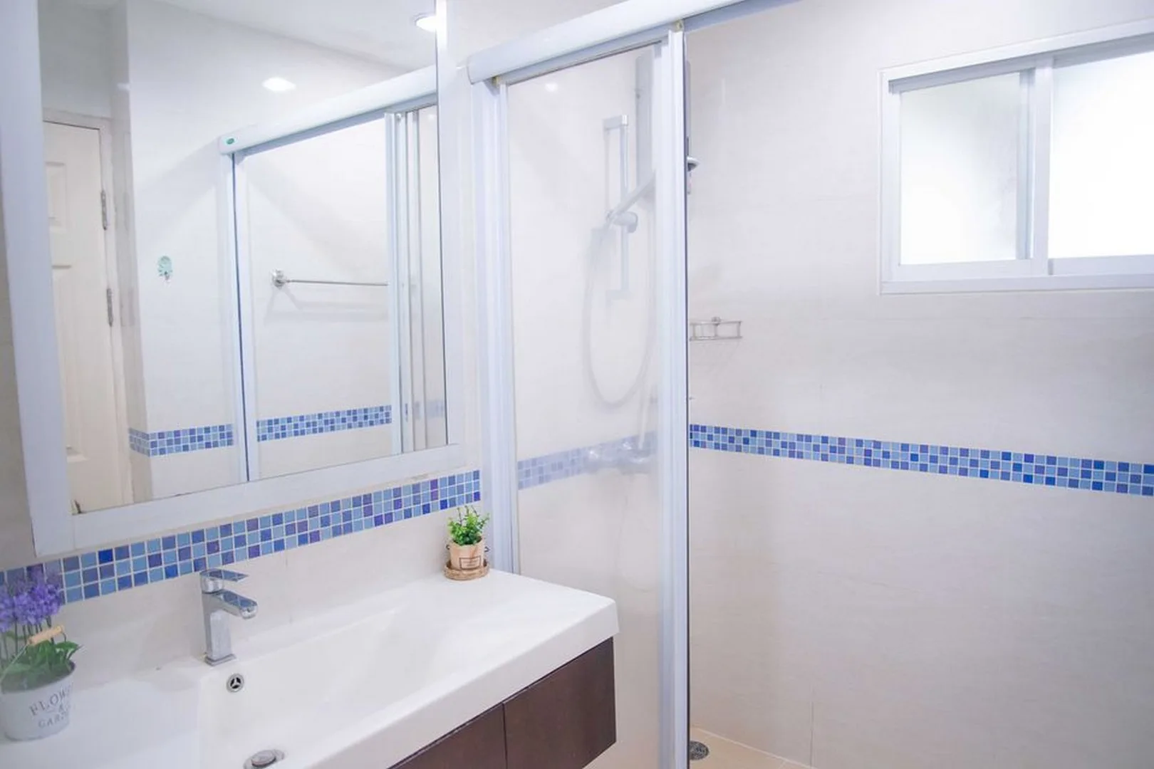 Property photos for Life @ Phahon - Ari